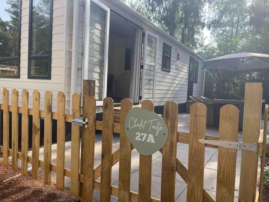 Chalet Toetje Op De Veluwe Hoenderloo Luaran gambar